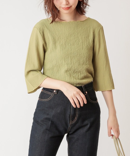 natural couture(ナチュラルクチュール)の「【WEB限定カラー有り】ぽこぽこ素材6分袖トップス(Tシャツ/カットソー・レディース・ブラック/ブラウン/オフホワイト/グリーン/ラベンダー/ピンクベージュ・FREE)」の5枚目の写真