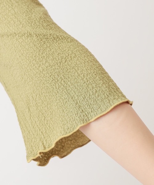 natural couture(ナチュラルクチュール)の「【WEB限定カラー有り】ぽこぽこ素材6分袖トップス(Tシャツ/カットソー・レディース・ブラック/ブラウン/オフホワイト/グリーン/ラベンダー/ピンクベージュ・FREE)」の12枚目の写真