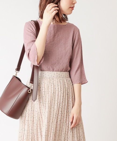 natural couture(ナチュラルクチュール)の「【WEB限定カラー有り】ぽこぽこ素材6分袖トップス(Tシャツ/カットソー・レディース・ブラック/ブラウン/オフホワイト/グリーン/ラベンダー/ピンクベージュ・FREE)」の20枚目の写真