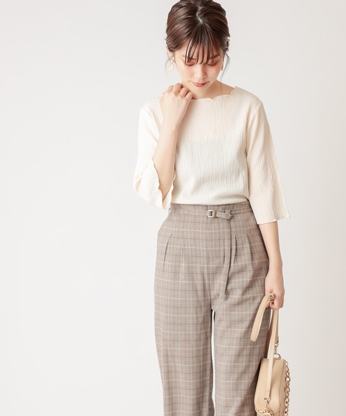 natural couture(ナチュラルクチュール)の「【WEB限定カラー有り】ぽこぽこ素材6分袖トップス(Tシャツ/カットソー・レディース・ブラック/ブラウン/オフホワイト/グリーン/ラベンダー/ピンクベージュ・FREE)」の16枚目の写真