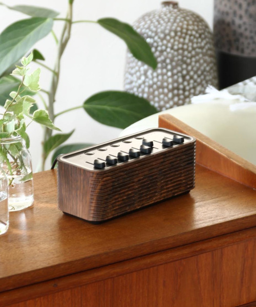 SPICE OF LIFE(スパイス オブ ライフ)の「おやすみノイズBluetoothスピーカー ペールカーキ/ウッディー/ホワイト(生活家電)」|ブラウン