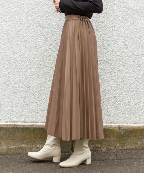 【Mm6 Maison Margiela】プリーツ フェイクレザーミディスカート Black High Waisted Leather Midi Skirt | Maison Margiela