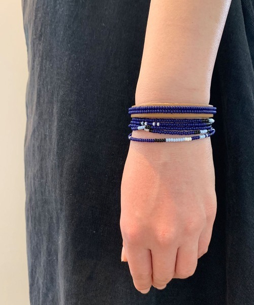 CHAN LUU（チャンルー）の「CHAN LUU x Ethical Fashion Initiative シードビーズ 5連ラップブレスレット AF-BRC-007（ブレスレット・レディース・ライトブルー/ワインレッド/ブラック/ネイビー・フリー）」の4枚目の写真