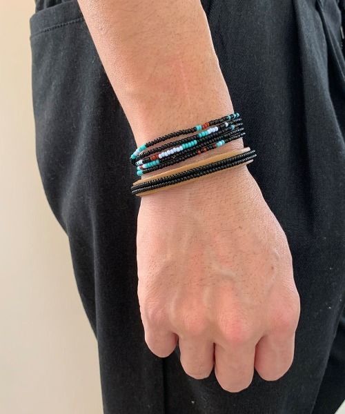 CHAN LUU（チャンルー）の「CHAN LUU x Ethical Fashion Initiative シードビーズ 5連ラップブレスレット AF-BRC-007（ブレスレット・レディース・ライトブルー/ワインレッド/ブラック/ネイビー・フリー）」の2枚目の写真