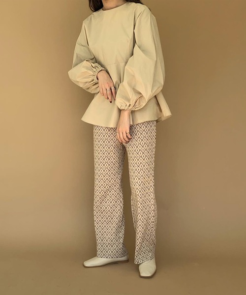 Amiur（エミレ）の「cotton hem wide blouse（シャツ/ブラウス・レディース・ブラック/ベージュ/アイボリー・FREE）」の4枚目の写真