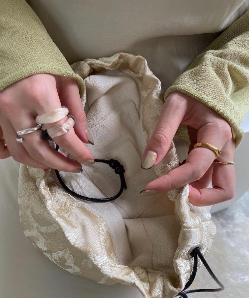 Amiur（エミレ）の「jacquard purse（ハンドバッグ・レディース・ベージュ/グレー・FREE）」の13枚目の写真