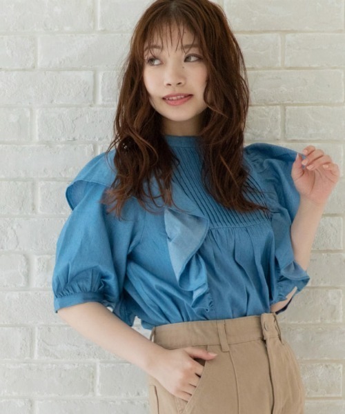 Mysa&Liina（ミーサリーナ）の「フェミニンピンタックフリルブラウス（シャツ/ブラウス・レディース・サックスブルー/インディゴブルー/ブルー・M）」の4枚目の写真