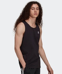 adidas（アディダス）の「アディカラー エッセンシャルズ