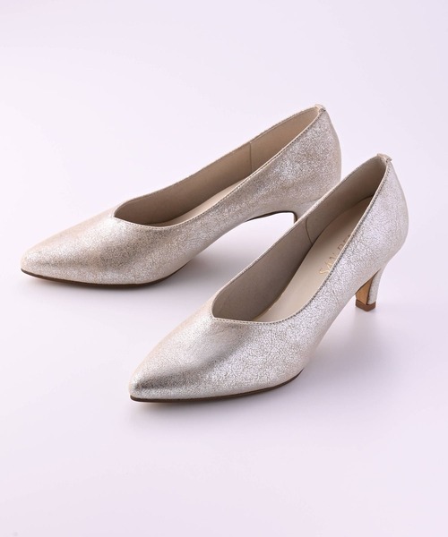 神戸シューズ（コウベシューズ）の「SAN-REMO 6.0㎝ヒールVカット深パンプス（パンプス・レディース・アイボリー/ブラック/シルバー/ブラック系その他・22/22.5/23/23.5/24.5/24）」の4枚目の写真