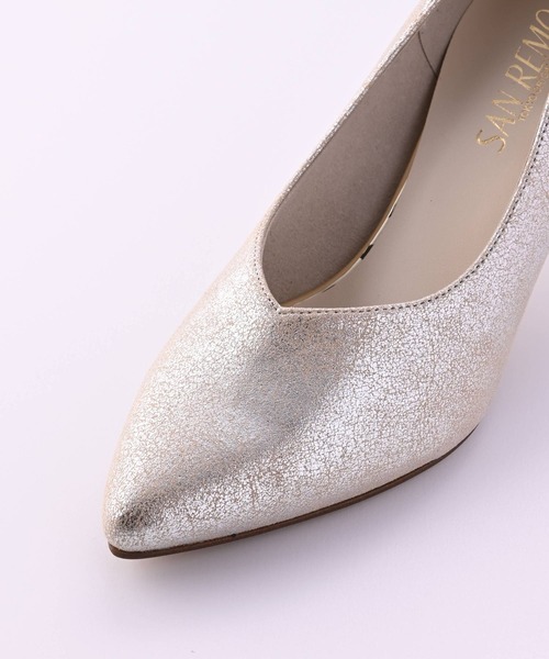 神戸シューズ（コウベシューズ）の「SAN-REMO 6.0㎝ヒールVカット深パンプス（パンプス・レディース・アイボリー/ブラック/シルバー/ブラック系その他・22/22.5/23/23.5/24.5/24）」の16枚目の写真