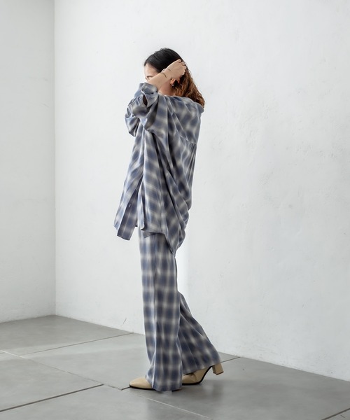 mystic（ミスティック）の「オンブレーチェックBIGシャツ（シャツ/ブラウス・レディース・ベージュ/ライム/ブルー・FREE）」の11枚目の写真