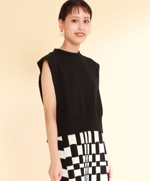 Ray BEAMS(レイビームス)の「Ray BEAMS / スウェット バックオープン ベスト(ベスト・レディース・ブラック/カーキ・ONE SIZE)」の3枚目の写真