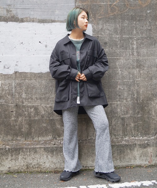 179/WG（イチナナキュウダブルジー）の「オーバーサイズミリタリーシャツブルゾン（ブルゾン・レディース・ブラック/カーキ・MEDIUM）」の9枚目の写真