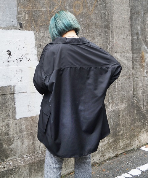 179/WG（イチナナキュウダブルジー）の「オーバーサイズミリタリーシャツブルゾン（ブルゾン・レディース・ブラック/カーキ・MEDIUM）」の6枚目の写真