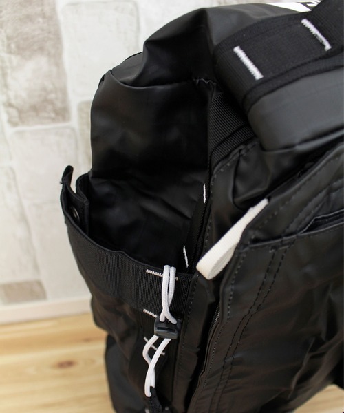 THE NORTH FACE(ザノースフェイス)の「ベースキャンプボイジャーダッフルドラムバッグ BASE CAMP VOYAGER DUFFEL 32L(バックパック/リュック・メンズ・ブラック/ブラック系その他・F)」の15枚目の写真