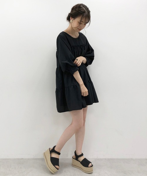 one after another NICE CLAUP(ワンアフターアナザーナイスクラップ)の「【ZOZOTOWN限定・大好評リバイバルアイテム】ボリュームスリーブティアードチュニック(チュニック・レディース・オフホワイト/ブラック/テラコッタ/サックスブルー・FREE)」の17枚目の写真