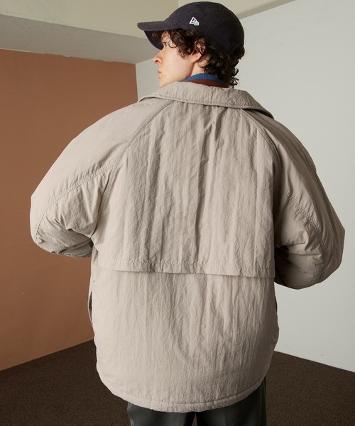 EMMA CLOTHES(エマクローズ)の「オーバーサイズ ナイロン Wポケット エコダウン 袖ボリューム ダウンジャケット EMMA CLOTHES(ダウンジャケット/コート・メンズ・ブラウン/ブラック/グレイッシュベージュ・M/L)」の14枚目の写真