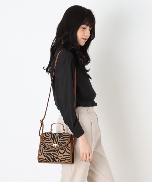 DRESKIP（ドレスキップ）の「◆【久保乃々花さん着用商品】フラップミニショルダー（ショルダーバッグ・レディース・ブラック/ブラック系4/ブラウン系5・00）」の5枚目の写真