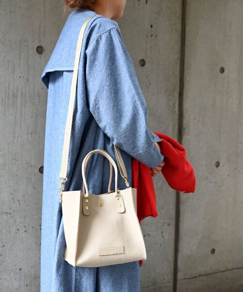 The Container Shop（ザ コンテナショップ）の「The Container Shop: スクエア 2WAY レザー ショルダー バッグ M（ショルダーバッグ・レディース・ブラック/ベージュ・ONE SIZE）」の15枚目の写真