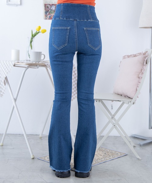 WEGO（ウィゴー）の「WEGO/ハイウエストストレッチフレアパンツ（デニムパンツ・レディース・ブラック/インディゴブルー/ライトインディゴブルー/ダークインディゴブルー・SMALL/MEDIUM）」の21枚目の写真