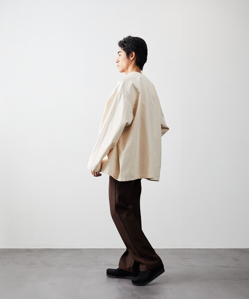 HINSON(ヒンソン)の「HINSON/ヒンソン ドットボタン スリーピングシャツ(シャツ/ブラウス・メンズ・ブラック/その他13/ホワイト/ナチュラル・MEDIUM/LARGE)」の5枚目の写真