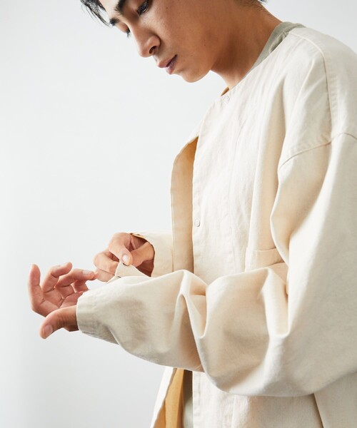 HINSON(ヒンソン)の「HINSON/ヒンソン ドットボタン スリーピングシャツ(シャツ/ブラウス・メンズ・ブラック/その他13/ホワイト/ナチュラル・MEDIUM/LARGE)」の21枚目の写真