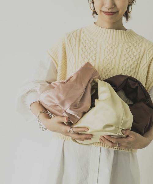 URBAN RESEARCH(アーバンリサーチ)の「サテンミニバッグ(ハンドバッグ・レディース・ブラウン/ピンク/イエロー系その他・-)」の17枚目の写真