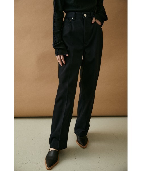 BLACK BY MOUSSY（ブラックバイマウジー）の「center press chino