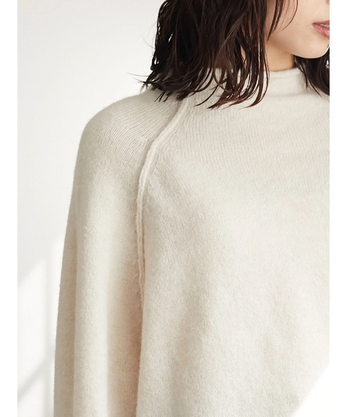 Green Parks(グリーンパークス)の「ウールライクショート丈ハイネックプルオーバー*(ニット/セーター・レディース・ライラック/ブラック/ライトベージュ/ブルーグリーン・FREE)」の17枚目の写真