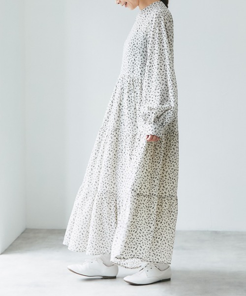 and R（アンドアール）の「小花柄ワンピース（ワンピース・レディース・ブラック/ホワイト・FREE）」の4枚目の写真