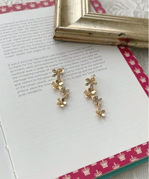 apres jour(アプレジュール)の「【apres jour×ARIAZ】ゆらゆらフラワーピアス(ピアス(両耳用)・レディース・シルバー/ゴールド・FREE)」の2枚目の写真