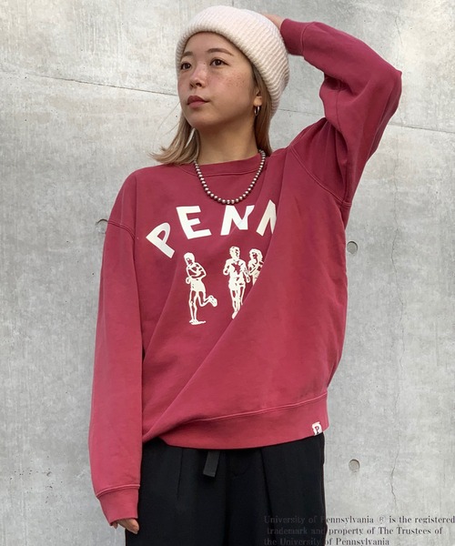 Johnbull Private labo(ジョンブルプライベートラボ)の「【+81BRANCA】カレッジスウェット / PENN(スウェット・レディース・レッド・MEDIUM/X-LARGE)」の1枚目の写真