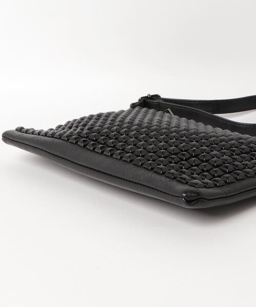 BLACK JACKALL CROWN（ブラックジャッカルクラウン）の「BLACK JACKALL CROWN スタッズ デコレーション 2WAY クラッチバッグ スクエアショルダー（クラッチバッグ・レディース・ブラック・FREE）」の17枚目の写真