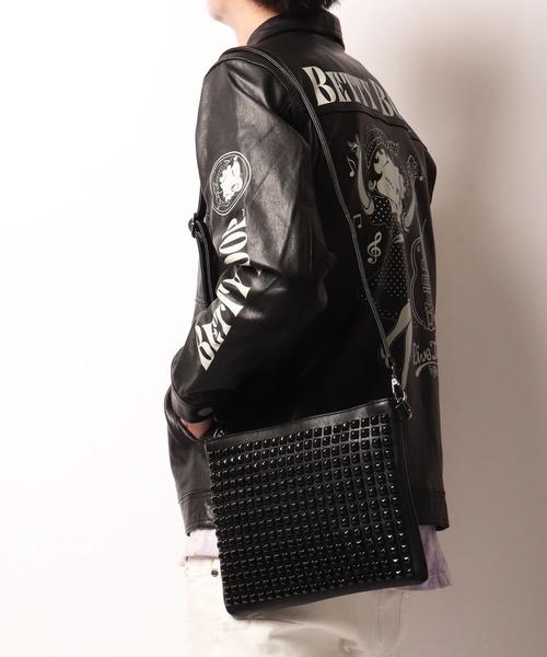 BLACK JACKALL CROWN（ブラックジャッカルクラウン）の「BLACK JACKALL CROWN スタッズ デコレーション 2WAY クラッチバッグ スクエアショルダー（クラッチバッグ・レディース・ブラック・FREE）」の7枚目の写真