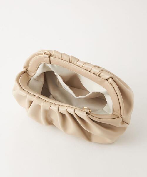 green label relaxing(グリーンレーベルリラクシング)の「【矢野未希子さん着用】ギャザークラッチバッグ(クラッチバッグ・レディース・ベージュ/その他1/ブラック・FREE)」の4枚目の写真