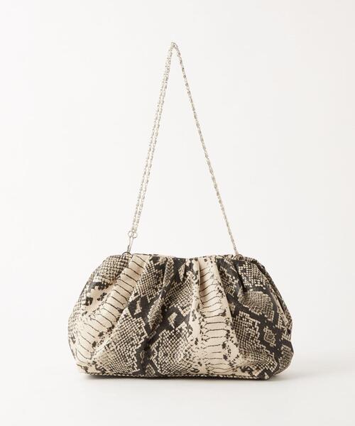 green label relaxing(グリーンレーベルリラクシング)の「【矢野未希子さん着用】ギャザークラッチバッグ(クラッチバッグ・レディース・ベージュ/その他1/ブラック・FREE)」の7枚目の写真