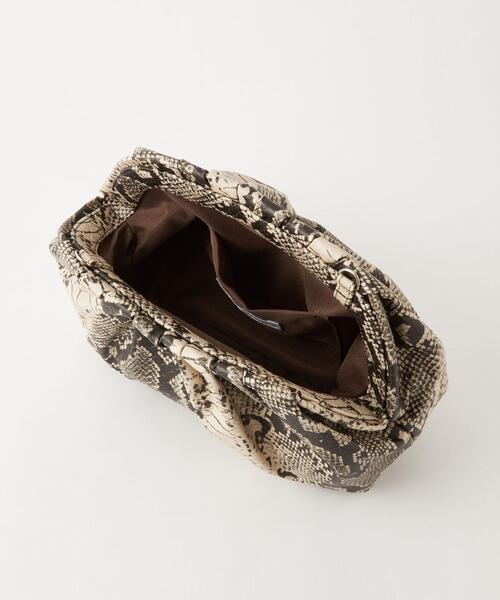 green label relaxing(グリーンレーベルリラクシング)の「【矢野未希子さん着用】ギャザークラッチバッグ(クラッチバッグ・レディース・ベージュ/その他1/ブラック・FREE)」の8枚目の写真