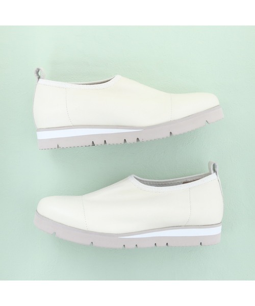 cava cava(サヴァサヴァ)の「【軽量】ストレッチレザースリッポン -2420047(スリッポン・レディース・ブラック/オフホワイト・23.0cm/22.5cm/24.0cm/23.5cm/24.5cm)」の13枚目の写真