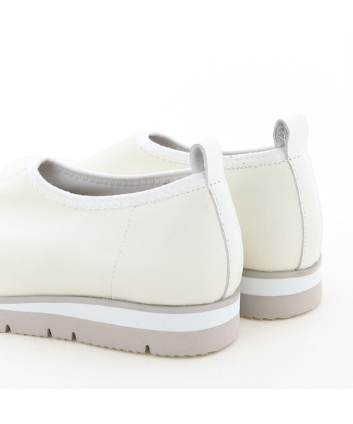 cava cava(サヴァサヴァ)の「【軽量】ストレッチレザースリッポン -2420047(スリッポン・レディース・ブラック/オフホワイト・23.0cm/22.5cm/24.0cm/23.5cm/24.5cm)」の16枚目の写真