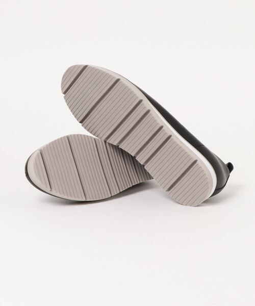 cava cava(サヴァサヴァ)の「【軽量】ストレッチレザースリッポン -2420047(スリッポン・レディース・ブラック/オフホワイト・23.0cm/22.5cm/24.0cm/23.5cm/24.5cm)」の6枚目の写真