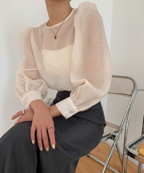 Diosfront(ディオスフロント)の「パワーショルダーシアーブラウス(シャツ/ブラウス・レディース・ブラック/ベージュ/グレー/アイボリー・M/L)」の16枚目の写真
