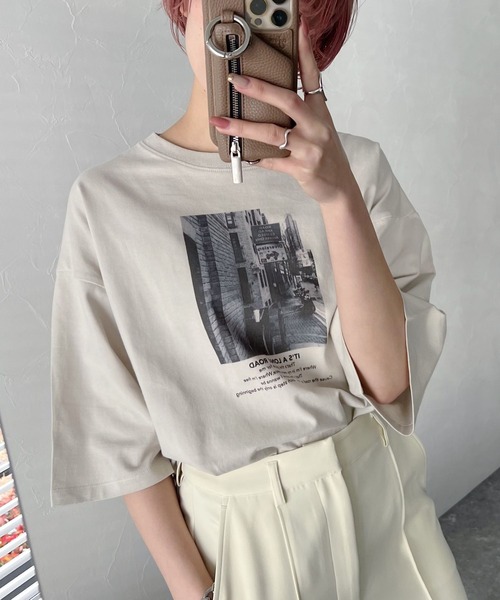 mysty woman(ミスティウーマン)の「フォトプリントビッグTシャツ 273532(Tシャツ/カットソー・レディース・ホワイト系2/ホワイト系5/ベージュ系1/ベージュ系2・FREE)」の4枚目の写真