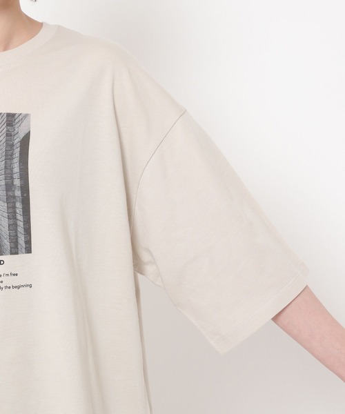 mysty woman(ミスティウーマン)の「フォトプリントビッグTシャツ 273532(Tシャツ/カットソー・レディース・ホワイト系2/ホワイト系5/ベージュ系1/ベージュ系2・FREE)」の6枚目の写真