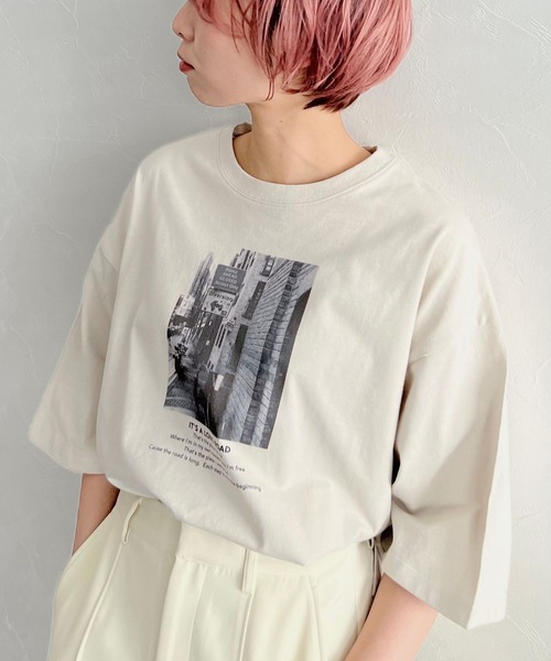 mysty woman(ミスティウーマン)の「フォトプリントビッグTシャツ 273532(Tシャツ/カットソー・レディース・ホワイト系2/ホワイト系5/ベージュ系1/ベージュ系2・FREE)」の5枚目の写真