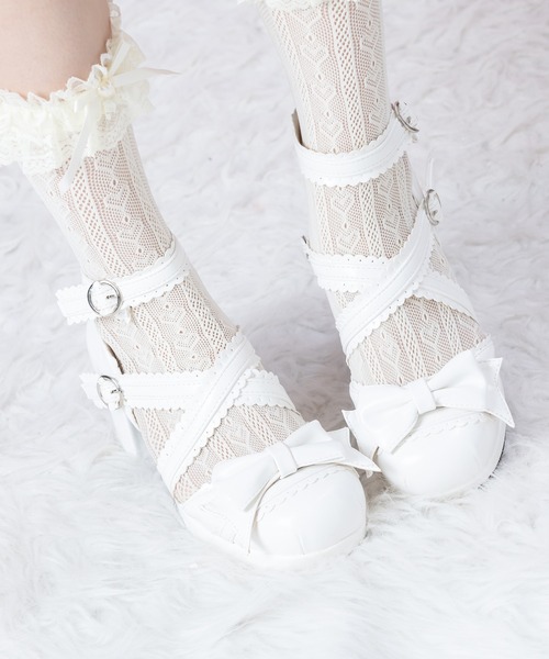 BODYLINE（ボディライン）の「ガーリーやゴスロリファッションにも使える スカラップレース風アンクル&クロスストラップのレディースロリータシューズ（パンプス・レディース・ブラック×ホワイト/レッド/サックスブルー/ブラック/ホワイト・S/M/L）」の2枚目の写真