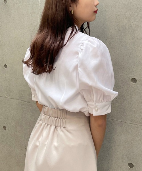 one after another NICE CLAUP（ワンアフターアナザーナイスクラップ）の「袖ボリュームパールボタンブラウス（シャツ/ブラウス・レディース・オフホワイト/ブラック/ベージュ/ストライプ・FREE）」の7枚目の写真