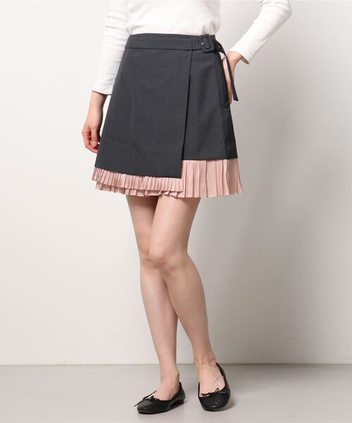 A BATHING APE（アベイシングエイプ）の「BPY METALLIC PLEATS