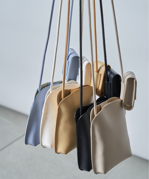 MAISON BREEZE（メゾンブリーズ）の「【MAISON BREEZE】マルチツインミニスマホショルダーバッグ KNF（ショルダーバッグ・レディース・ホワイト/ブラック/ベージュ/ブルー/イエロー・FREE）」の13枚目の写真