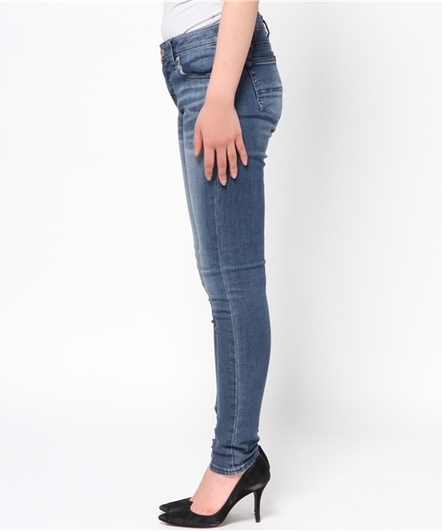 AZUL by moussy（アズールバイマウジー）の「スリムフィットスキニー(L70)（その他パンツ・レディース・ブルー系その他/ライトブルー・LARGE/MEDIUM/SMALL/X-SMALL）」の10枚目の写真