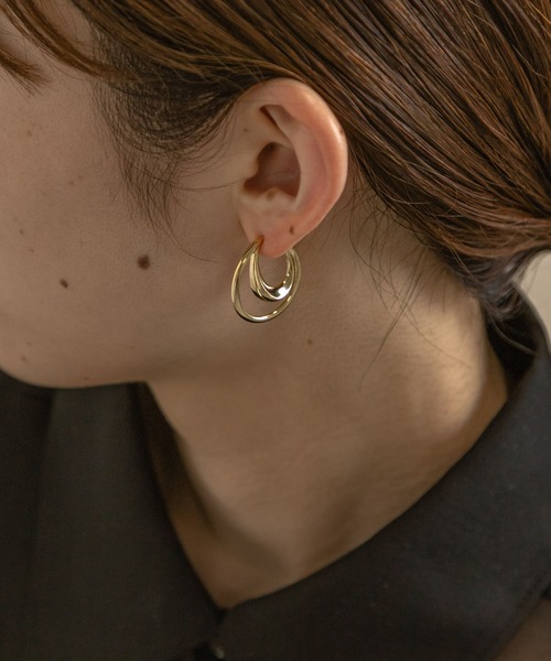 SMELLY(スメリー)の「サークルオーバルピアス(ピアス(両耳用)・レディース・ゴールド・-)」の1枚目の写真